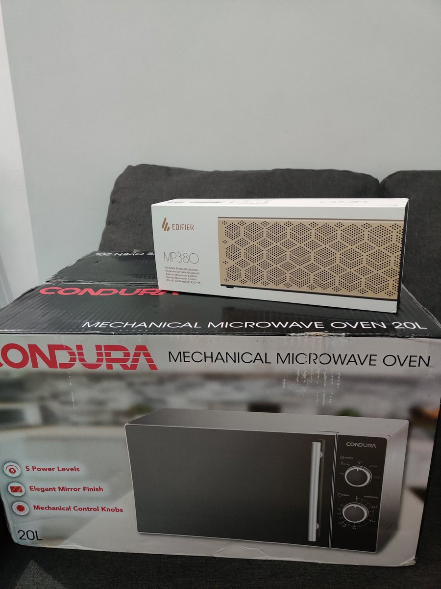 DrewFernando's tweet photo. Salamat, shopee este DXC. 😊 https://t.co/DBuAUNXI0p