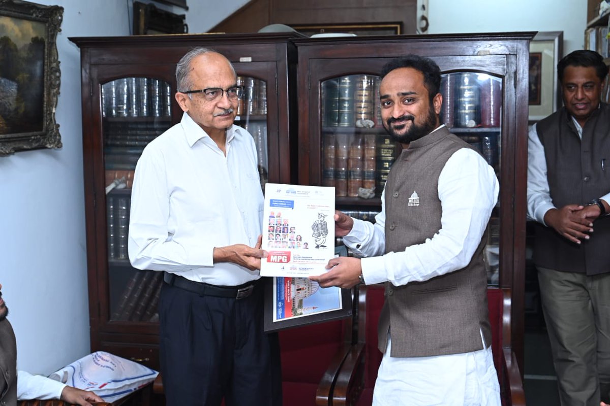 mit_sog's tweet photo. #MITSOG 's MPG 17th batch students interacted with @pbhushan1 - Eminent Lawyer and Social Activist on Day 10 of National Study Tour 2022
#CareerinPolitics #NationalStudyTour https://t.co/XTyd7NsxrQ