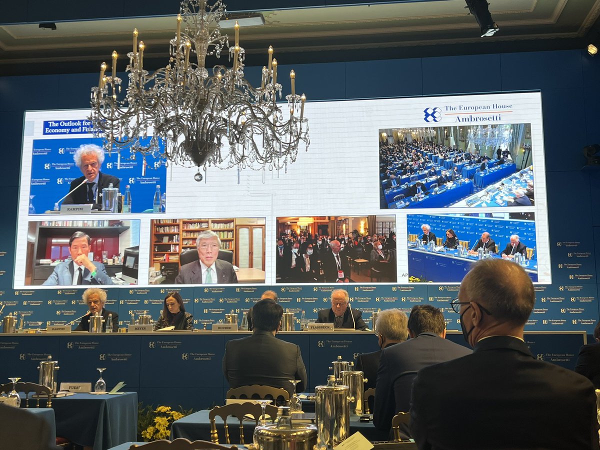 GiovanniBossi's tweet photo. Forse è giunto il tempo di riportare tante produzioni dalla Cina e dal Far East più vicino a casa. Sarà anche un fenomeno che genera inflazione e serviranno investimenti imponenti. Ma l’Europa rischia di restare sotto scacco. Riflessioni personali da @Ambrosetti_ #finance2022 https://t.co/Z28i3kqD2I