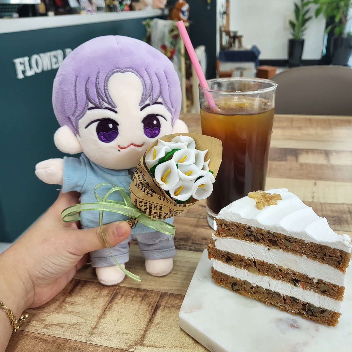 doll_btob_luce's tweet photo. 오늘은큐녁이랑💙
오늘밤에 꽃다발샷
생각나자나!!!!!!!!!!!!

#오늘밤에 #비투비 #이민혁
#이민혁인형 #큐녁 #HUTA
#카페맹글 #인형스튜디오
#큐시리즈 https://t.co/eLG0rzBBsC