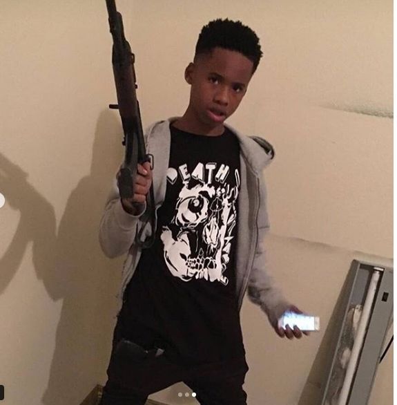 slime_acko's tweet photo. USA🇺🇸 rappersAt age 14 
 vs 
S.A🇿🇦rappers at age 14 https://t.co/ThfOWjIHgY