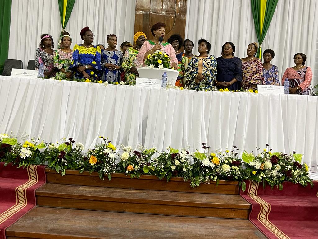 CarineKanku4's tweet photo. #cloture #JIF au centre de gloire Fidélité de Dieu,Dôme du Rocher par un séminaire- atelier autour du thème #femme #chretienne et #leadership pour un avenir #egalitaire et #durable sous le haut patronage de son excellence @GiseleNdayaL @MinGenre_RDC https://t.co/AzLpcptScR