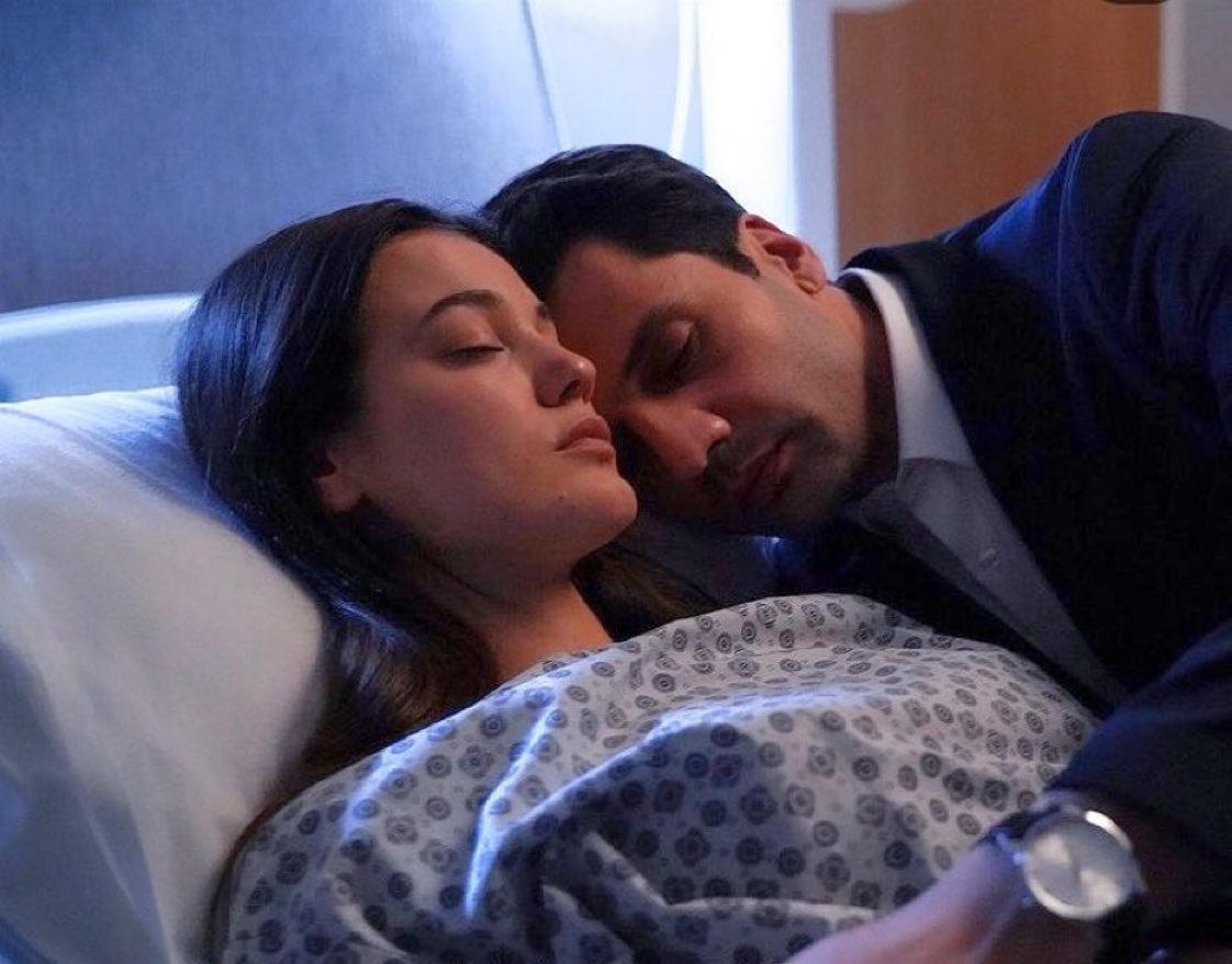 deepbeauty89's tweet photo. Are you waiting to see Ilgaz run to the hospital like crazy, stare at sleeping Ceylin with teary eyes, use that voice to soothe and assure her, then hold her too tight, or are you normal? 
#Yargı #ılCey https://t.co/cf1DkbZcRh