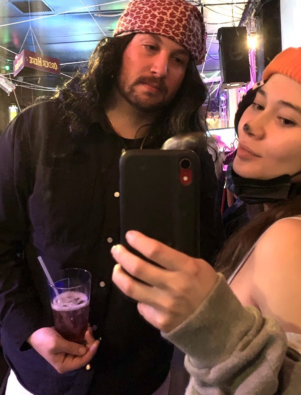 sarahbeartit's tweet photo. Not me and Dua taking a selfie at the same mirror at the bar across my apt yesterday 😭 https://t.co/b5u98DNwq9