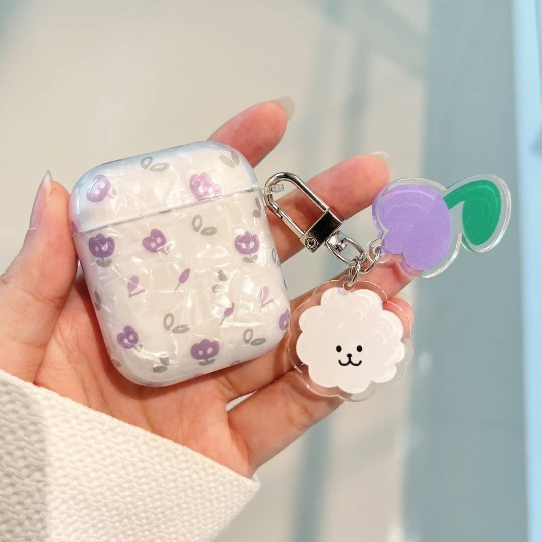cuqc4ke's tweet photo. 🌷 แอร์พอดน้ำแข็งดอกทิวลิปม่วง
〰️ ราคาชิ้นละ 180 บาท
〰️ Airpods 1/2/3/pro
〰️ เคสยางคลุมรอบ เป็นเคสใส่แอร์พอดนะคะ (ไม่ได้มีหูฟังให้นะ) ได้จี้ห้อยตาามภาพ แบบยางใส่ได้เฉพาะของ apple แท้นะคะ

ค่าส่ง ลทบ 30 ems 50
ไม่บวกค่าส่งเพิ่ม https://t.co/4qX040hs1F