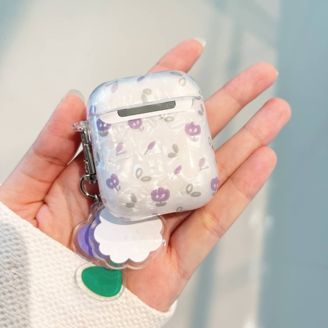 cuqc4ke's tweet photo. 🌷 แอร์พอดน้ำแข็งดอกทิวลิปม่วง
〰️ ราคาชิ้นละ 180 บาท
〰️ Airpods 1/2/3/pro
〰️ เคสยางคลุมรอบ เป็นเคสใส่แอร์พอดนะคะ (ไม่ได้มีหูฟังให้นะ) ได้จี้ห้อยตาามภาพ แบบยางใส่ได้เฉพาะของ apple แท้นะคะ

ค่าส่ง ลทบ 30 ems 50
ไม่บวกค่าส่งเพิ่ม https://t.co/4qX040hs1F