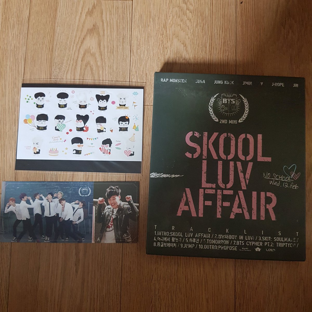 bts_NAVI's tweet photo. 방탄소년단 상남자 앨범 포카포함 판매

택미포 1.5

포토카드 : 지민
스티커있음

방탄 방탄소년단 BTS 알엠 남준 석진 진 윤기 슈가 지민 태형 뷔 정국 상남자포카 방탄포카 방탄앨범 방탄굿즈 포토카드 https://t.co/UKmTI7vygF