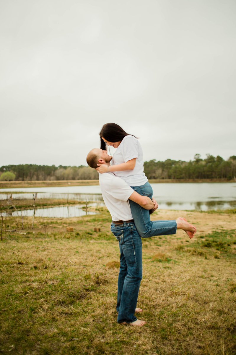 JaciStrother's tweet photo. twitter didn’t ask for this. but i just wanted to update, that i’m marrying my favorite person on the planet💫 https://t.co/g4JAAKGET9