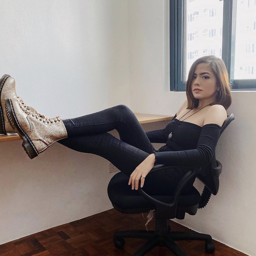 alxarchive7_'s tweet photo. Luna, the goddess of moon

#AlexaIlacad https://t.co/0guhOgT1oa