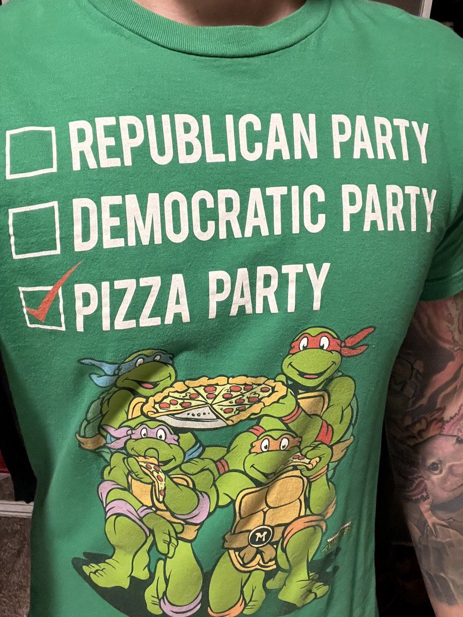 John_Knee's tweet photo. @tmntnft Pepperoni all day!  @jaymesrogers hells ya! https://t.co/HvTMdlaSJY