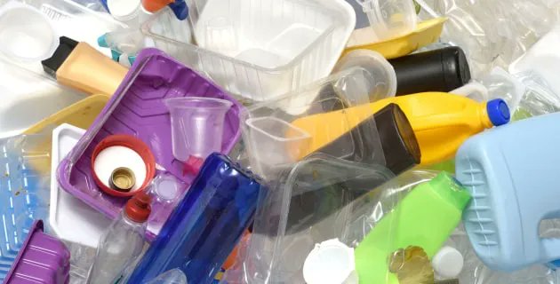 PKNpackagingmag's tweet photo. As the #UKPlasticPackagingTax comes into force tomorrow, 1 April, global #FlexiblePackaging and #LiddingFilms supplier @KMPackaging has launched #PostConsumerRecycledContent in a range of products https://t.co/XfiSiG9itt https://t.co/IX91SuHk7T