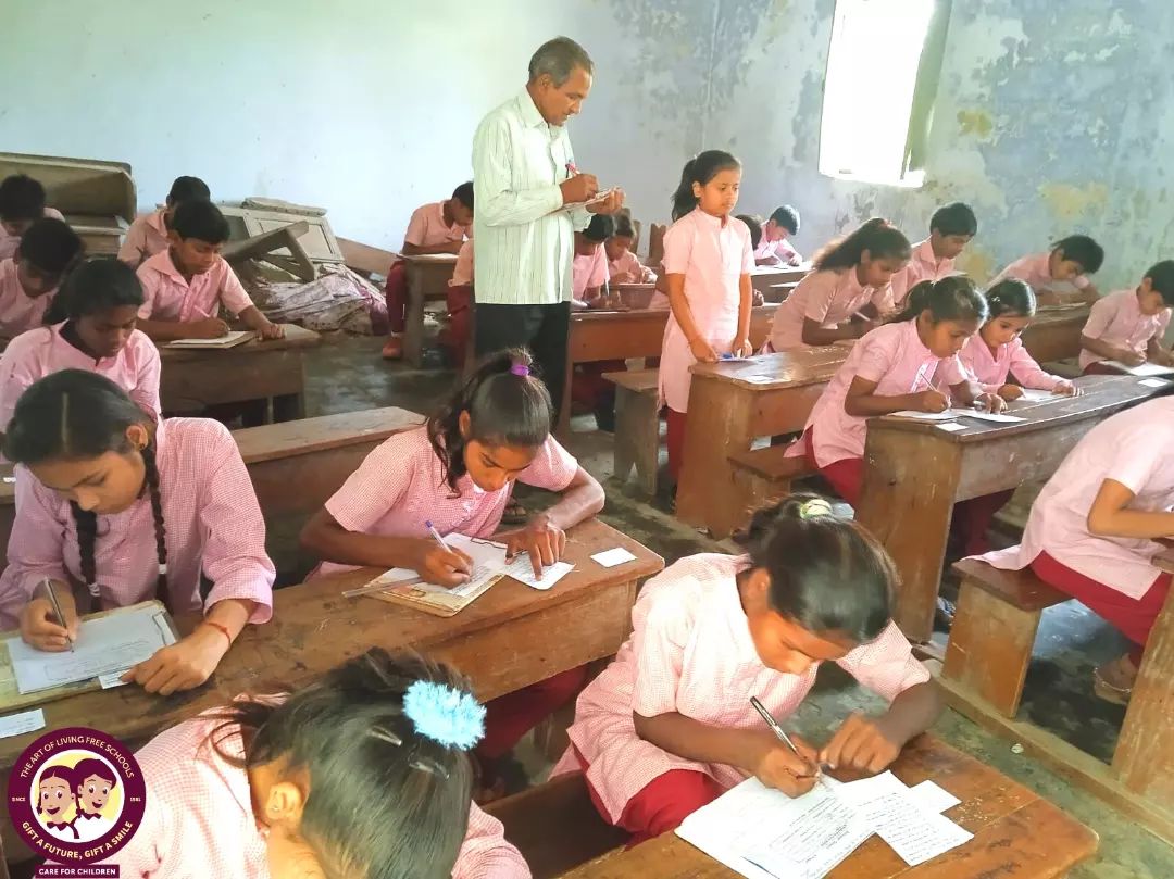 All the best to our students from UP who are sitting for annual examinations ! 
Contribute towards their education at artoflivingfreeschools.org 
Bhanu Narasimhan #GiftASmile