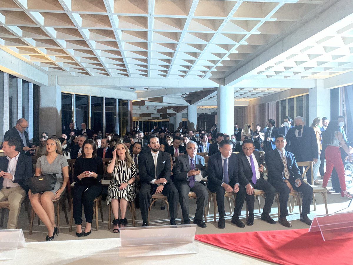 oleavabogado's tweet photo. Extraordinario evento de toma de protesta del nuevo Comité Directivo del Capítulo de la Barra Mexicana en San Luis Potosí. Muchas felicidades a su presidente Alejandro Díaz de León. Los Capítulos de la Barra siguen creciendo y consolidándose. Enhorabuena! https://t.co/XjeSiOx2bw