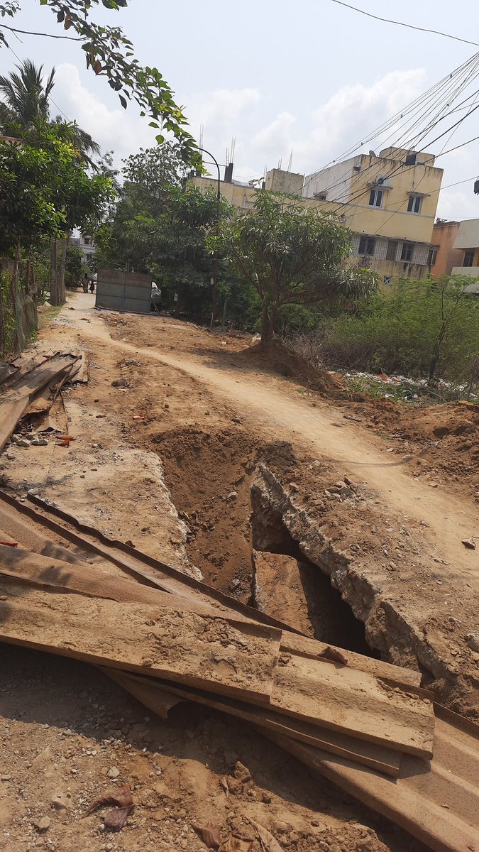 arunkishore85's tweet photo. @chennaicorp @GSBediIAS Sir the roads around Manapakkam  kavya garden was dug open for Under ground sewage work around 2 years back and the roads have been kept unmotorable for all this while, this has been raised with Zone 12,Ward 157 GCC AE and the CMWSSB AE. https://t.co/QgSSOcPl5d