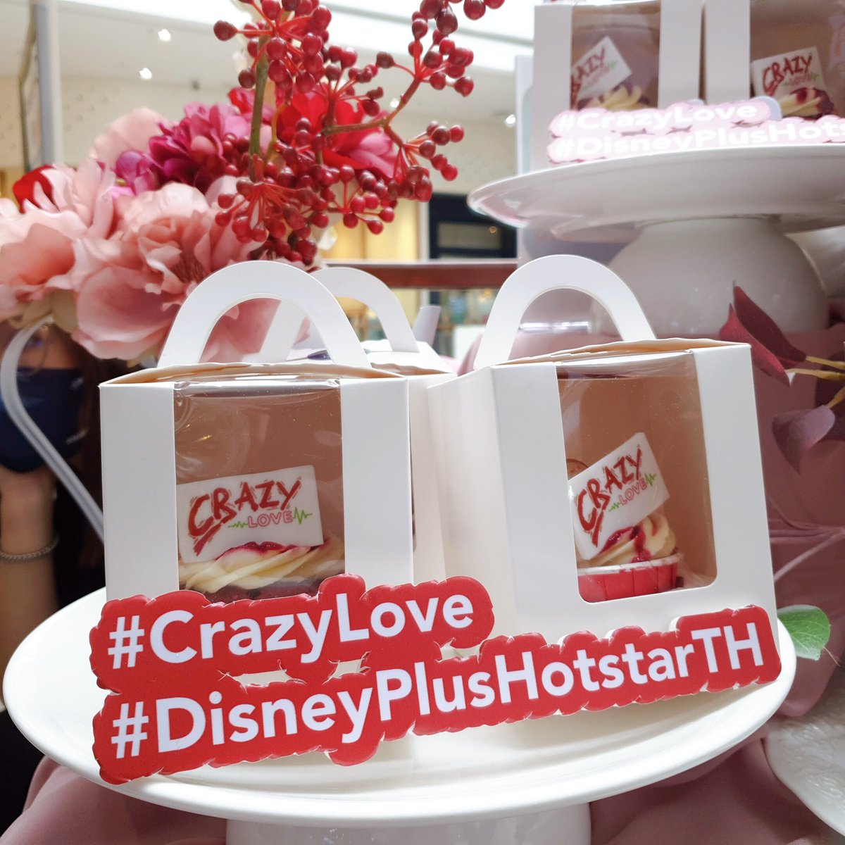 FindaFaang's tweet photo. #CrazyLove ติววิชารักได้ที่ไหน คิ้วววว https://t.co/krxMLhdxrr
