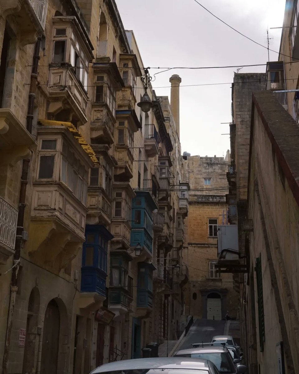 con_eyeliner's tweet photo. Tengo que dejar de romantizar Malta https://t.co/pTrmEoMEYh