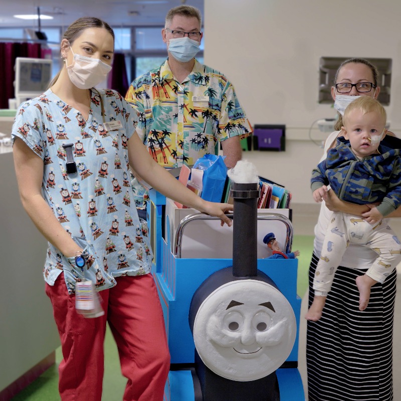 💚🚆It’s full steam ahead at TUH, with a new mode of transport for the mail underway for @ThomasFriends fans. Conductor (mail man) Colin worked tirelessly to create the fancy new wheels, which were loved from the outset by patient Luke Weaver in our Children's Ward.