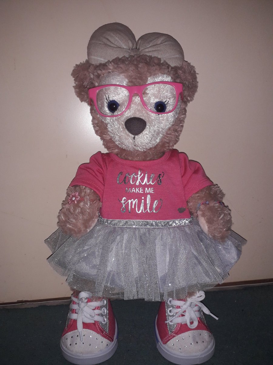 ShellieMay: *clears throat* <a href="/Dutchie_Duffy/">#Toddy's friend Dutchie- Duffy 🐻</a> , Jimmy and <a href="/CaraidDuffy/">Caraid Duffy</a> Nana said no more Candy,choccie, pizza,MaccieD or other junk food... starting today we eat healthy... *skips away, turns round* oh and all boys have to have a bath today .... *closes door quick and giggles*