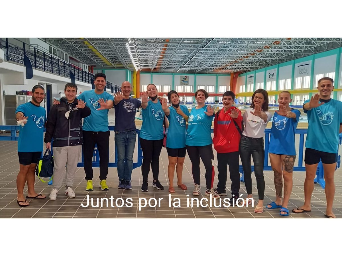 IesDrago's tweet photo. Compartimos la actividad 🏄 de este jueves con María José, nuestra directora y la @Asoc_MiHijoYYo
Gracias 😁  @a_solosurf  y a su magnífico equipo por compartir con nosotros este maravilloso proyecto. Junto 🤝🏼cambiaremos el mundo♥️
#IesDrago #Solosurf #ActivaAcuática https://t.co/9ntCdp0eY8