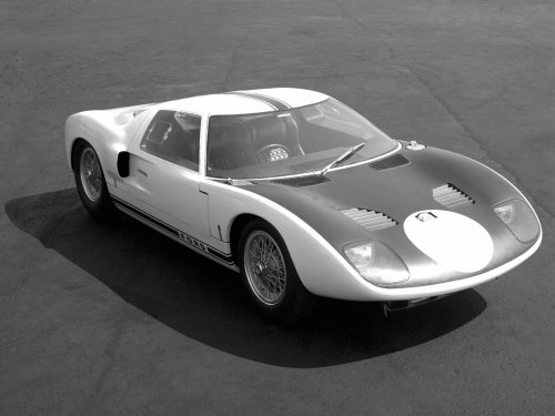 365daysmotoring's tweet photo. 59 years ago today (1 April 1963) the first "#Ford GT", the GT/101 was unveiled in England and soon after exhibited in New York. Purchase price of the completed car for competition use was £5,200.
https://t.co/NJfCNMwCXS
#cars #onThisDay #Throwvack #classiccars https://t.co/R9B4ERquin