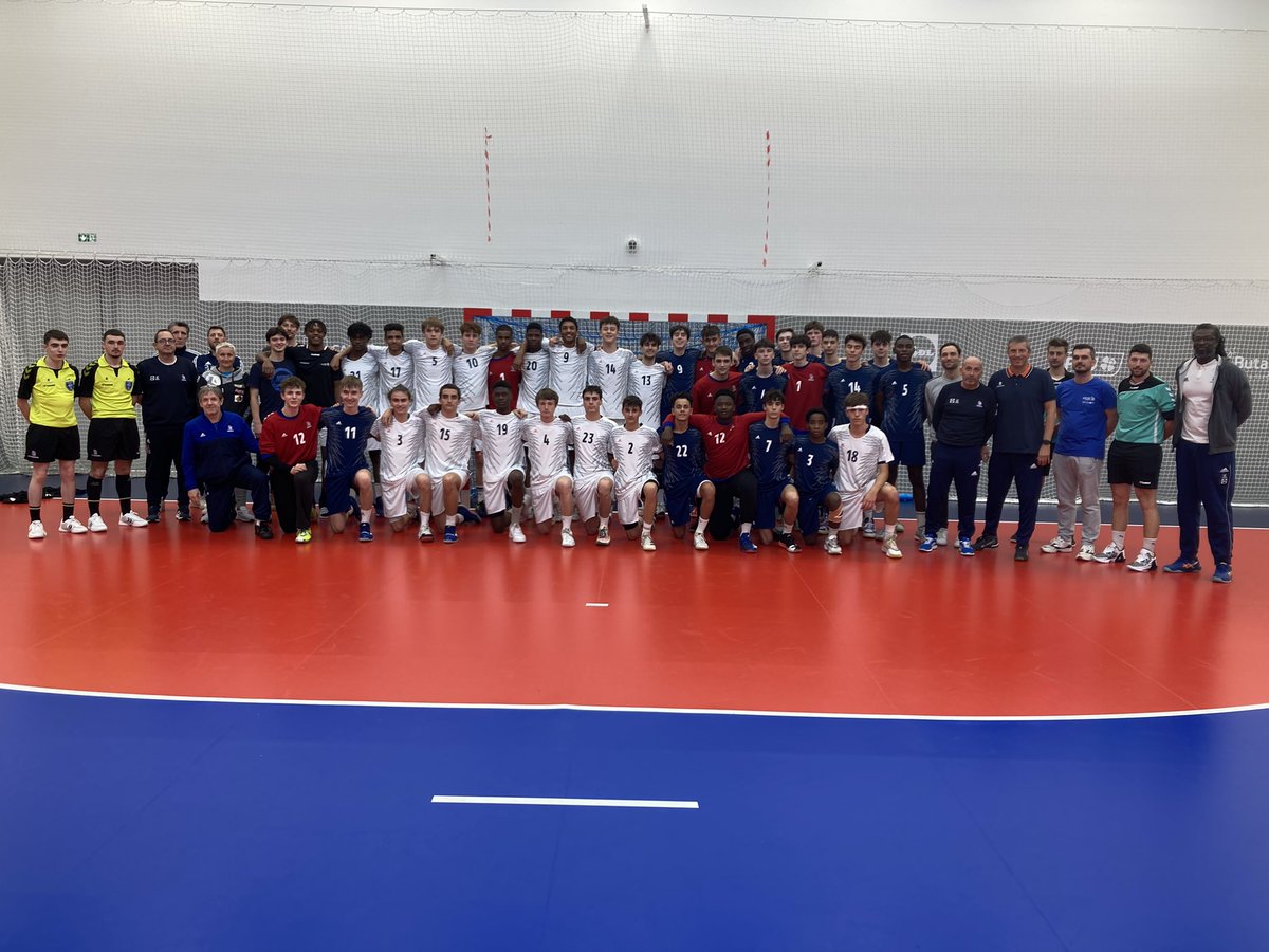 JOLIGuillaume's tweet photo. Fin d’une belle semaine de travail avec le stage national de la génération 2006 💪🏻💪🏻.
Prochaine étape dans dix jours avec les -17🇫🇷.
#BleuEtFier #allbleu https://t.co/YJq6slOqry
