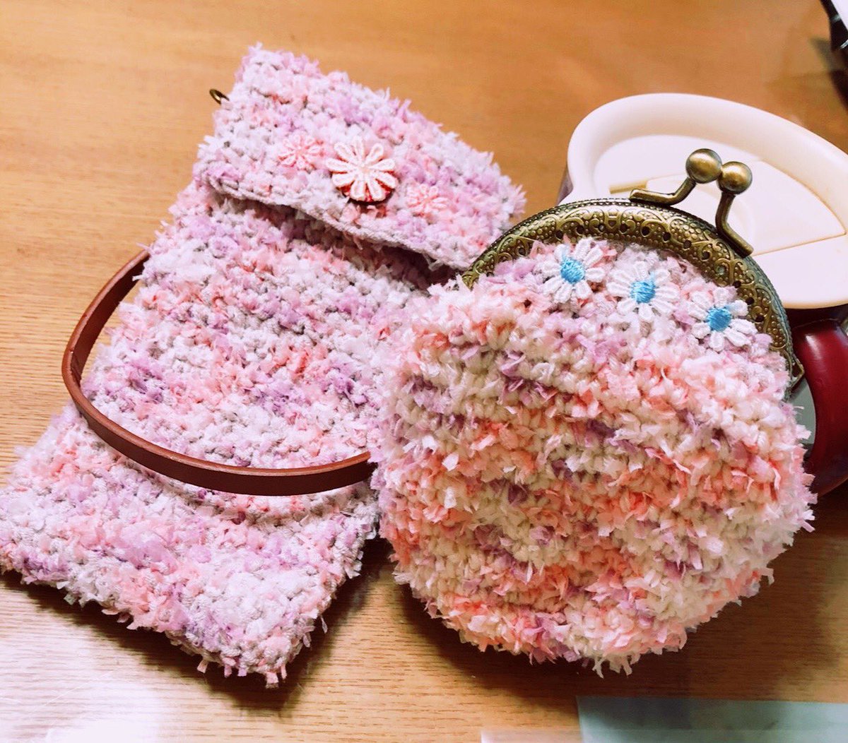 teamABC_JUSTICE's tweet photo. スマホケースのあまり糸でシガレットケース編んだ❤

#かぎ針編み https://t.co/bBMiyaGViQ