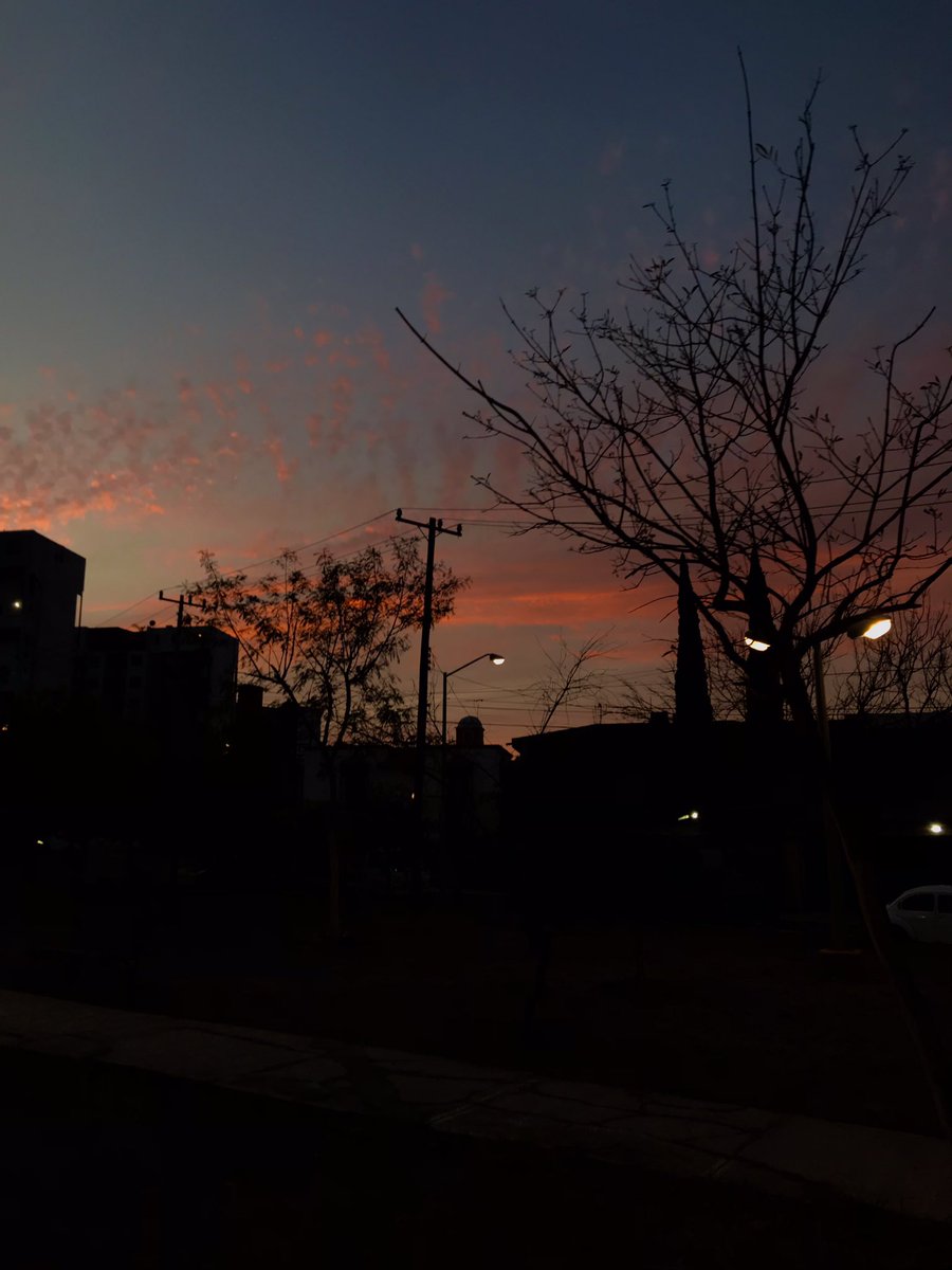 jairo21L's tweet photo. 🌄🌄🌄 https://t.co/CblmG6HSWs