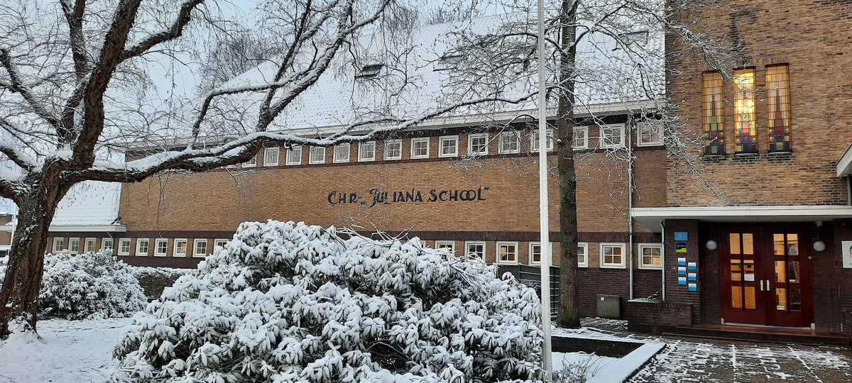 Wie heeft er een 1 april grap uitgehaald?? #sneeuw #lente #huh