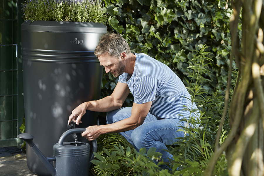 Vanaf vandaag kunnen inwoners van gemeente Zaanstad 80 euro terugkrijgen voor de aankoop van een #regenton koopt. De gemeente verstrekt hier een #subsidie voor. De regeling eindigt op 31 december 2022. Meer over de subsidie en de voorwaarden 👉 bit.ly/3MKQlKe