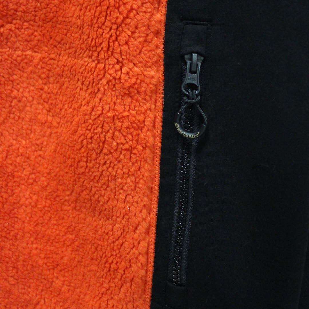 Deerhunter_eu's tweet photo. Whether it is cold and fresh morning or a cool spring day, the Rogaland Fiber Pile Jacket offers just the right warmth for a day in the great outdoors or your next hunting trip.
#Deerhunter #deerhunter_eu #deerhunterclothing #huntingclothing #forestcleanup #forestlife https://t.co/AKqOkWhfbt