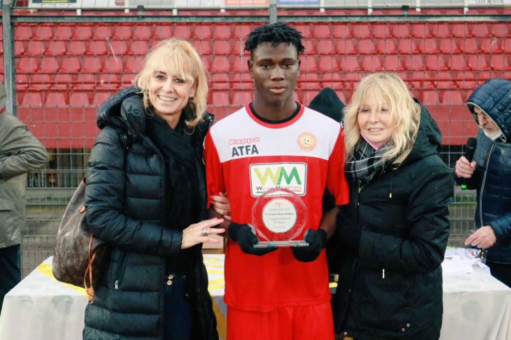 1on1is1's tweet photo. Congratulations to  
@Beyond_LimitsFA players and Coach 

@ViareggioCup 12th Golden Boy Ayomide Ogungbe 

Best Defender of the tournament Emmanuel Lekan Oyedele 

Best Coach of the tournament
Coach Olumide Ajibolade 

#Viareggiocup #beyondlimits #blfa #Nolimits #SoarSuperEagles https://t.co/QyVtJXOAPU