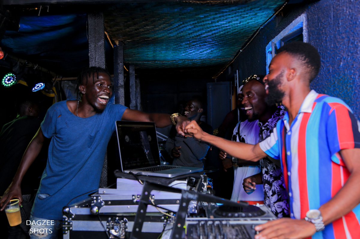 playhousefestug's tweet photo. The djs didnβt sellout for a bonus but spoke life through deejaying @djflames116 Dj Nameless @DJVictor256 ππΎ
#PlayHouseParte #PlayHouseParteSoldOut https://t.co/ThEQoTFIeT