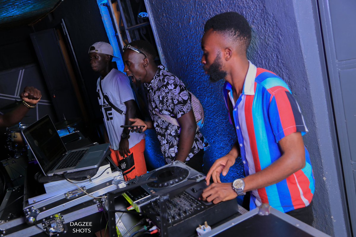 playhousefestug's tweet photo. The djs didnβt sellout for a bonus but spoke life through deejaying @djflames116 Dj Nameless @DJVictor256 ππΎ
#PlayHouseParte #PlayHouseParteSoldOut https://t.co/ThEQoTFIeT