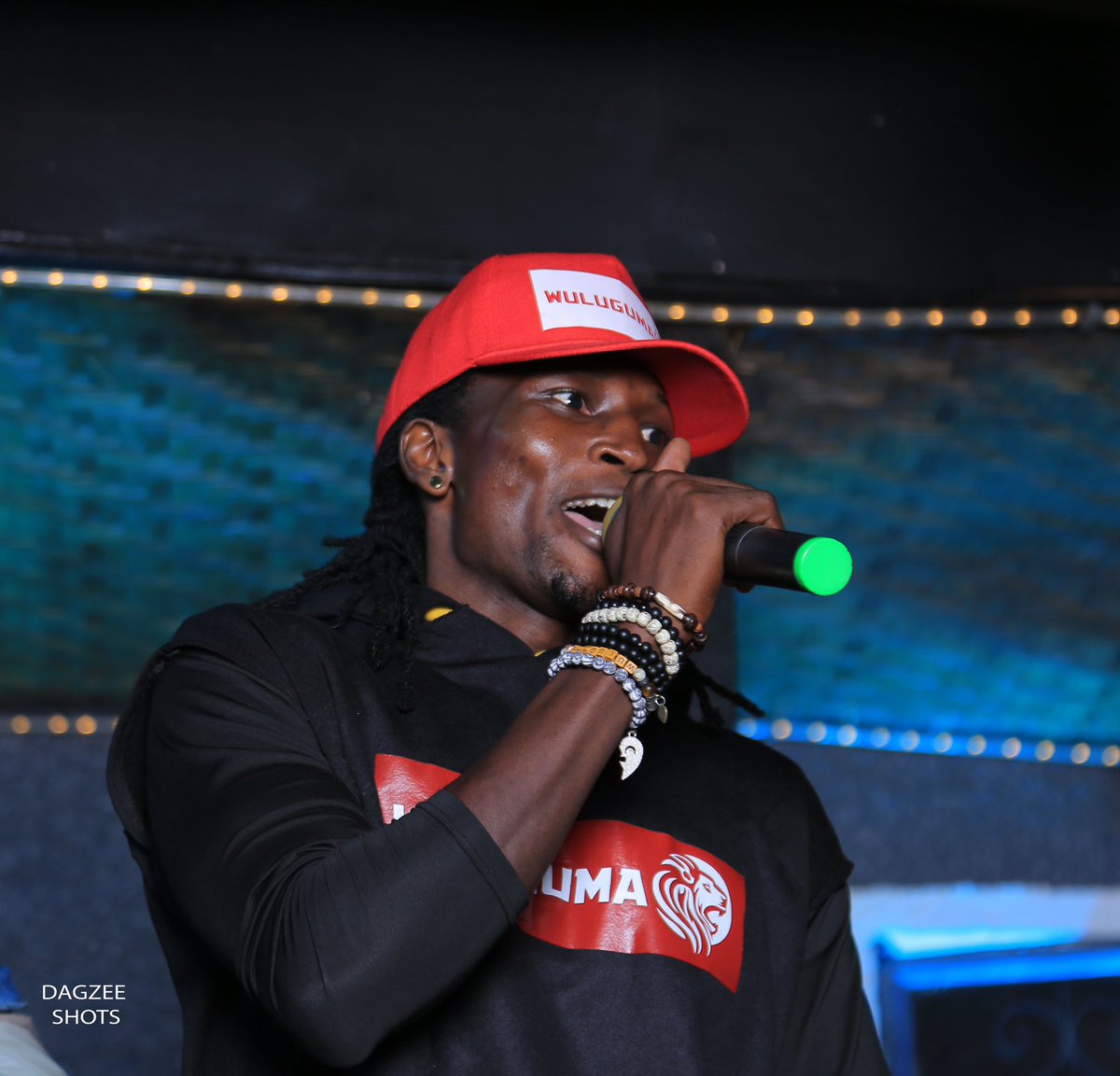 playhousefestug's tweet photo. When u see the kings sweating then the struggle is to Make Jesus Famous @PaulSelah @LyricalMycheal @billmuzicug @cadilux π₯π₯π₯
#PlayHouseParte #PlayHouseParteSoldOut https://t.co/fU5dAR3Gli