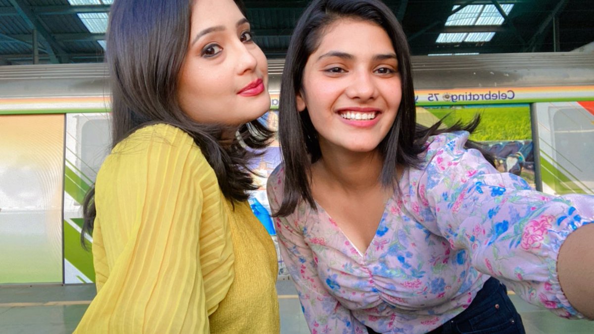 Poojasharma_ps_'s tweet photo. दोस्त के साथ तुम एक अच्छी #mentor भी हो❤️ @Mamta_tiwari0 
.
#FridayVibes #दोस्त #friendship #Smile #newpic https://t.co/IVNM8SUNSV