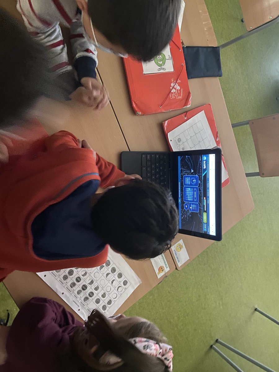 EscolaElsPins's tweet image. #2PRI hem estat investigant 🔭💻 amb l’APP Solar System Scope tot el que hi ha a la nostra galàxia 🌌🪐 Cada vegada estem més prop d’ingressar a la NASA 🚀