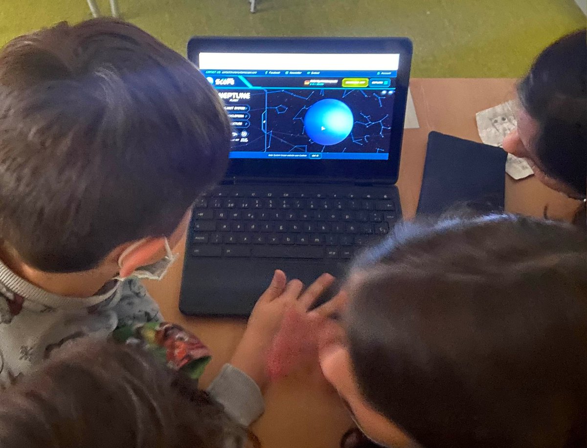 EscolaElsPins's tweet image. #2PRI hem estat investigant 🔭💻 amb l’APP Solar System Scope tot el que hi ha a la nostra galàxia 🌌🪐 Cada vegada estem més prop d’ingressar a la NASA 🚀