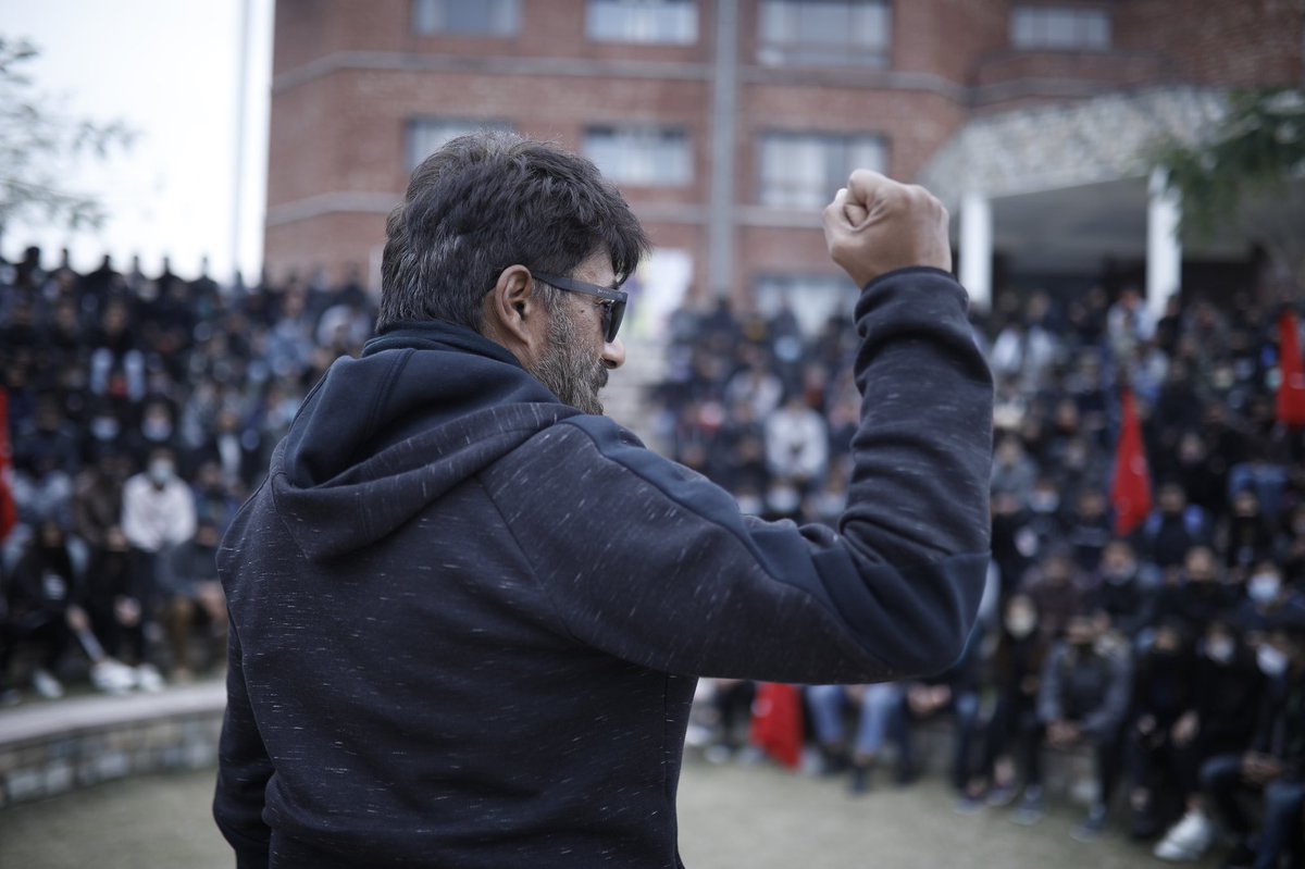 vivekagnihotri's tweet photo. I have never been so sad and angry with the #UrbanNaxals hypocrisy that people who bow down in shame in front of Jews &amp; Muslim victims have zero empathy for KASHMIRI HINDUS. But like Manoj Bajpayee said in Rajneeti - करारा जवाब मिलेगा।

Moving on to my next. #RightToLife https://t.co/bc9yTWQI8v