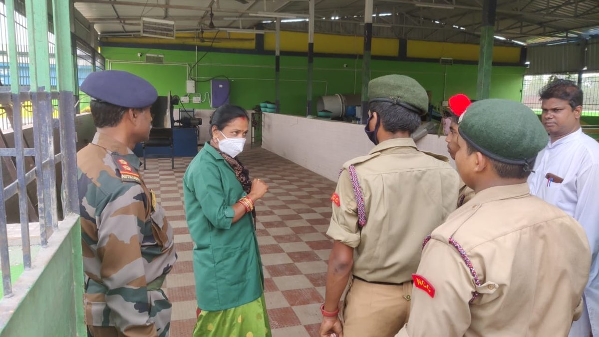 OneODArtyBtyNCC's tweet photo. #PuneetSagar 
For "Puneet Sagar Abhiyan" cdt of #1ODArtyBty #NCCCuttackGroup visited MCC Jagatpur of CMC to learn domestic waste management and Compost out of Waste.Cdt are front runners of #SwachhataMission awareness
@HQ_DG_NCC
@utkalpride  @kalinga_sagar @DHE_Odisha  @CuttackDM https://t.co/xJlzV5PnJ4
