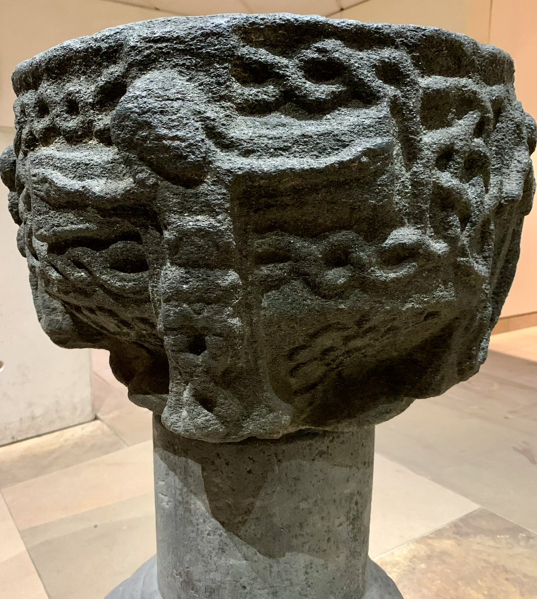 Early 16th century font from the Chapel of St. Maelrubha on Skye depicting the Cruxifixction. Now part of the collections <a href="/NtlMuseumsScot/">National Museums Scotland</a> #FontsOnFriday
