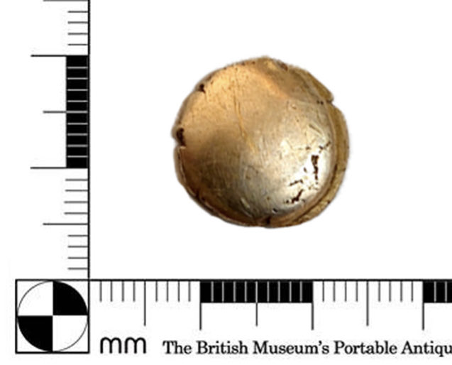 Tostig1066's tweet photo. The oldest coin ever found in Britain has been recorded by @findsorguk - experts say it dates to the Late Bronze Age! https://t.co/VAyu65vPGM