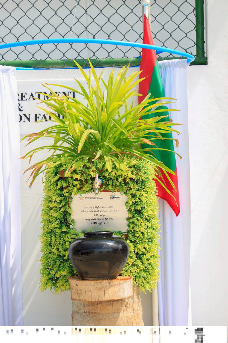MoEnvmv's tweet photo. މަޑުއްވަރީ ފެނުގެ ނިޒާމް އިފްތިތާހް ކުރުން؛ މި ނިޒާމުން ފެން އުފެއްދުމުގެ އޮޕަރޭޝަނުގައި ހިމަނާފައިވާ ވަރޭފެނުގެ ނިޒާމާއި އިއާދަކުރަނިވި ހަކަތައިގެ ނިޒާމުގެ ސަބަބުން ހިންގުމުގެ ޚަރަދުން ގާތްގަނޑަކަށް 30 އިންސަތަ ސަލާމަތްކުރެވޭނެކަމަށް ބެލެވޭ https://t.co/QoWOat69HV