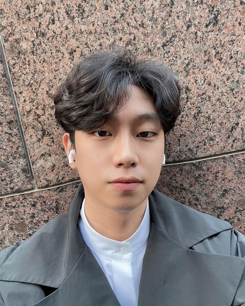 Tinkerland0303's tweet photo. 220401 [#YOUJIN] Yujin Instagram post

The weather is good!!

https://t.co/faGybe2SWG

#GoodWeather #WhereAmI #selca #selfie #CameToWork #ClearAir👍 #SurvivalReport

#김유진 #유진 #유진짱짱 #KIMYOUJIN https://t.co/s1PisdtRyo