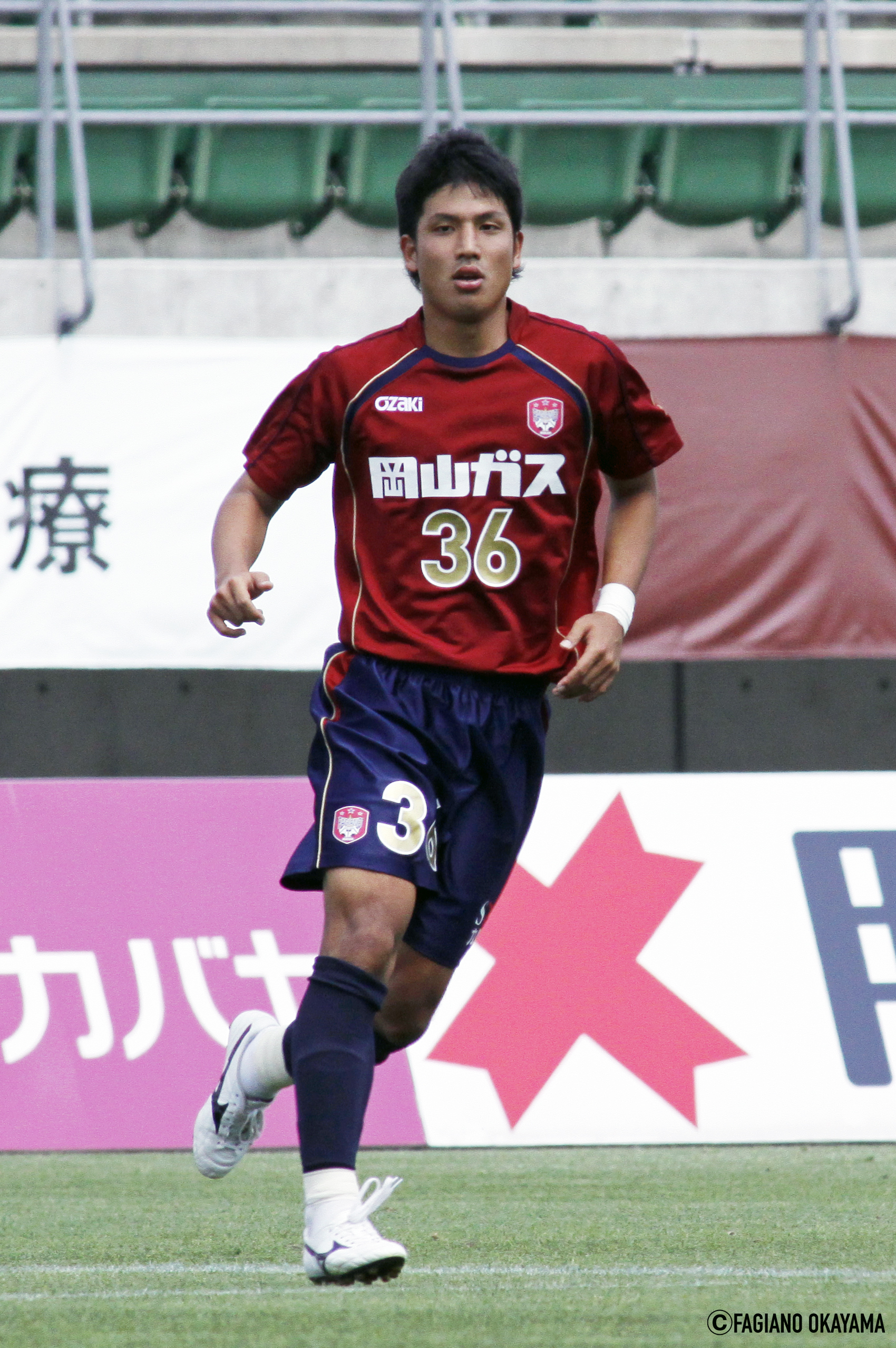 ファジアーノ岡山スタッフ公式 08 17シーズンまでの10年 ファジアーノ岡山で活躍された竹田忠嗣選手 本日 プロ サッカー選手引退を発表されました 嬉しい時間も悔しい時間も 数多くの忘れられない時間を竹田選手ともに過ごしました ありがとう