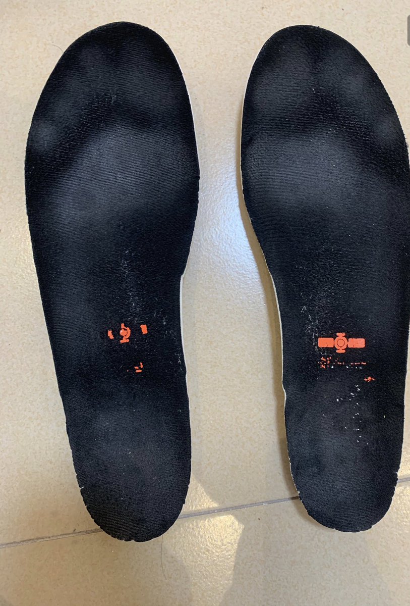 wang199701's tweet photo. 这直男的鞋也太臭了，鞋垫上的汗渍足印也太诱人了。真的好爱直男的鞋垫，尤其是又臭脚印又明显的。 https://t.co/lwEsZmiypK