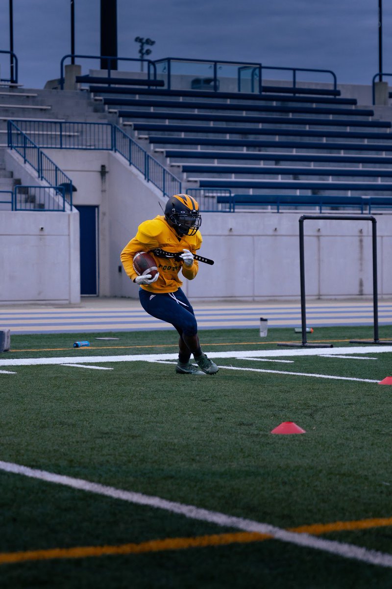 Ballhard25_'s tweet photo. Taking it one day at a time https://t.co/oGPF5oJRW6