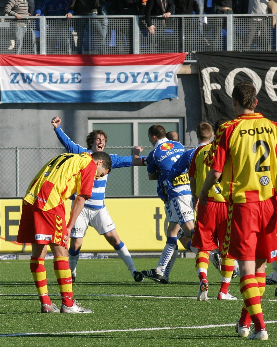 PECZwolle's tweet photo. #CultFriday 💚 https://t.co/elGdCRobSy