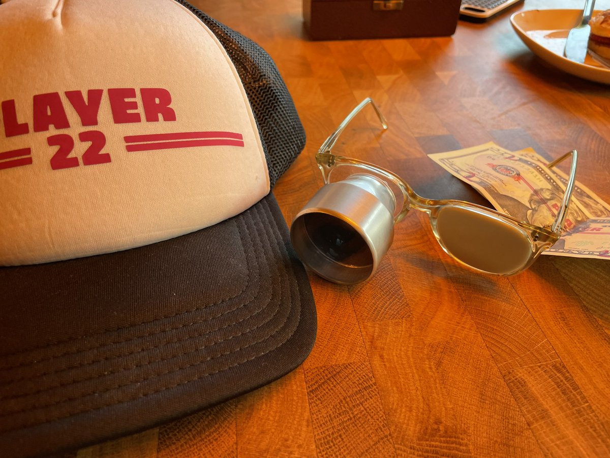 adamskimunkey's tweet photo. Would like to announce the new lightweight VR headset developed to replace the oculus 2 . Player22 exclusive @rezzil content on the new โMonoculusโ @MetaQuestVR $44 dollars to existing #player22 players. #VR #Metaverse . https://t.co/HDJXacbK5i https://t.co/w8CeXEsOXG