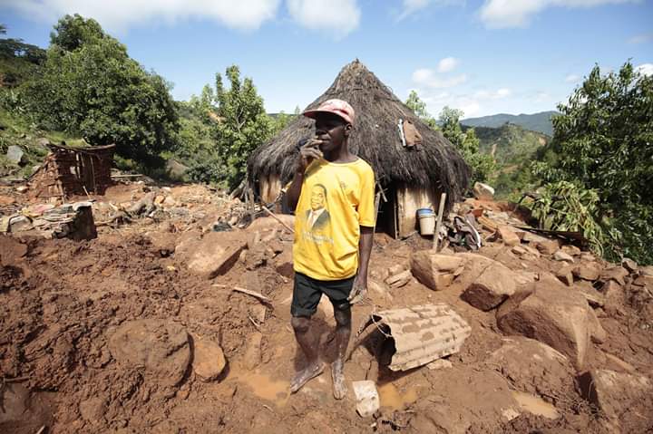 Handina kumboramba kuti "NYIKA INOVAKWA NEVENE VAYO."

Asi ndine mubvunzo. Nditendereiwo ndibvunze <a href="/nickmangwana/">Nick Mangwana</a> <a href="/TafadzwaMugwadi/">Hon. Tafadzwa Mugwadi</a> <a href="/edmnangagwa/">President of Zimbabwe</a> 

KO NYIKA YAKAMBOPARARA KUSVIKA PATIRI APA VENE VAYO VARIPI? 

AITADZISA VENE VENYIKA KUYIVAKA NDIYANI?

Ngatipinduranei Hama.