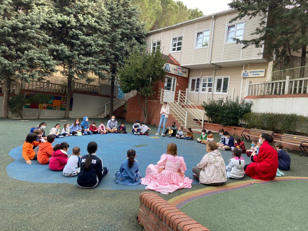 elvantongal's tweet photo. Because it has been the “ reading week “ and Spring 🌸 #MEFinternationalschool #İstanbul https://t.co/j1XVQLQjwQ